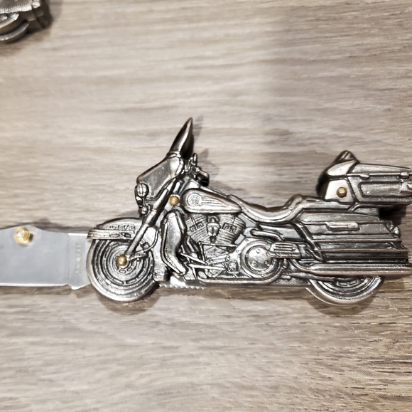 Collectible Motorcycle Knife - Silver Barlow Swiss Knife & Lock Back - Picture 2 of 13